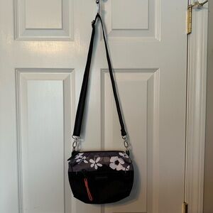 EUC Sherpani Milli Mini Messenger Bag